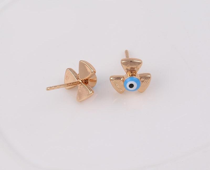 18K Gold 3 Leaf Stud Earring